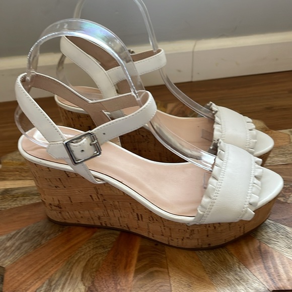 Kate Spade Tomas White Platform sandals size 8 1/2